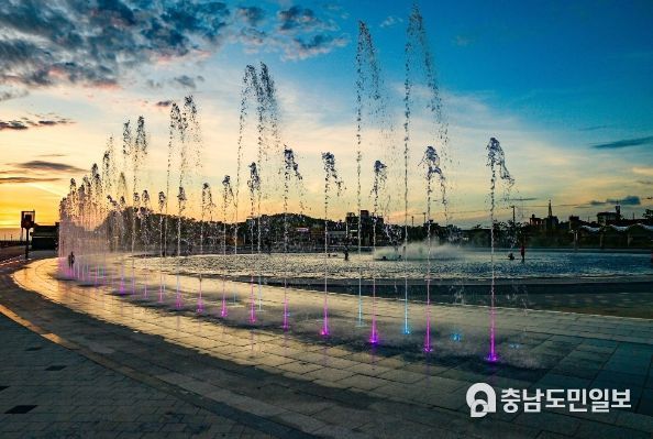 이용록 군수 역점 추진 관광사업 연이은 낭보 !! ‘남당항 해양분수공원’ 대한민국 밤밤곡곡 100 선정