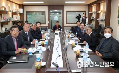 충남도의회 농수해위, 스마트팜 보급과 양봉산업 경쟁력 제고 논의