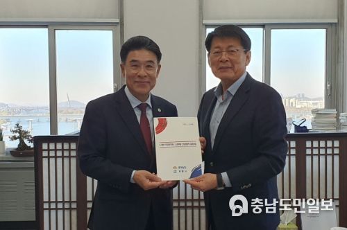 이응우 계룡시장, K-방산 소재부품 시험인증기관 설치 등 내년도 국비 확보 위한 국회 방문