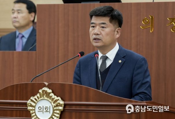5분 발언 중인 맹의석 의원