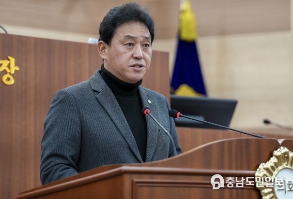 5분 발언 중인 이춘호 의원