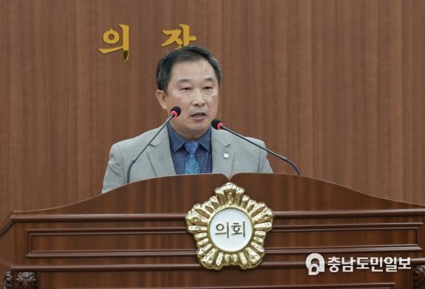 제246회 아산시의회 제2차 정례회에서 5분 발언하는 천철호 의원