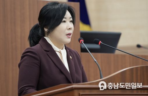 5분 발언 중인 김은아 의원