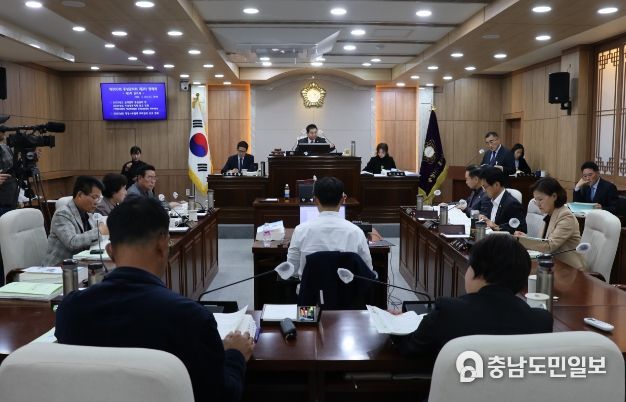 홍성군의회, 군의 올해 추진실적과 내년 주요업무 보고