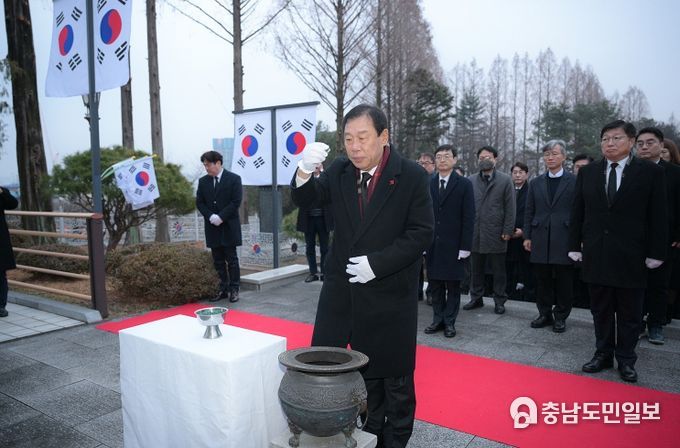 최민호 세종시장 충령탑 참배