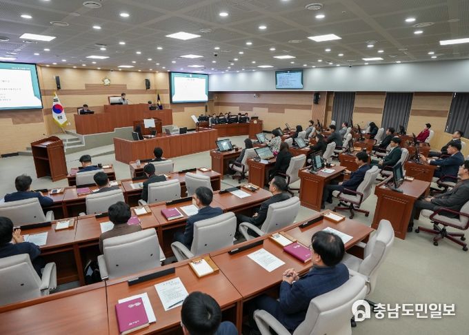 아산시의회는 제247회 제1차 임시회를 개회했다.