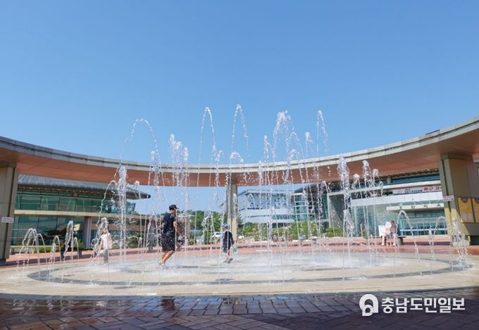 충주 호암체육시설 광장 바닥분수
