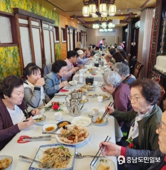 파주시 운정5동, 어버이날 어르신과 따뜻한 밥 한상