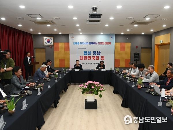 충남도, “한옥마을·스마트팜으로 부여 발전 견인”
