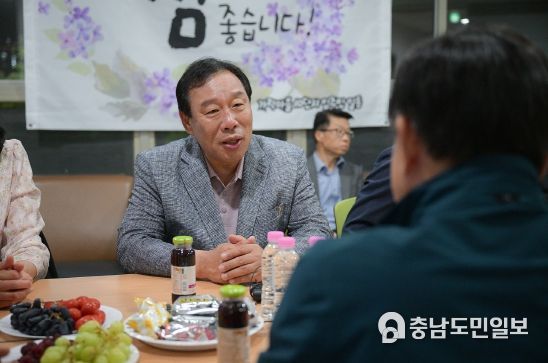 최민호 세종시장, 도심 속 정원에서 시민과 1박 2일