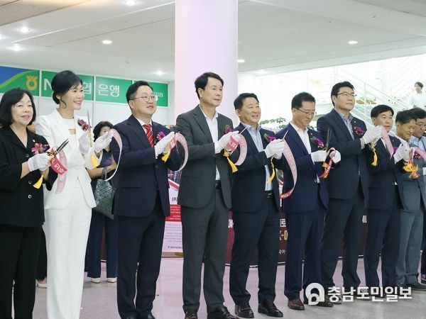 이장우 대전시장, 여성기업 우수제품 전시회 및 바자회 참석