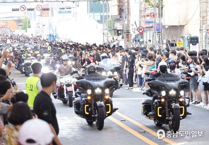 대전 0시 축제 무더위 속에서도‘흥행’