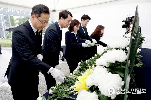 대전시의회 교육위원회‘용산초 순직교사 1주기 추모식’참석